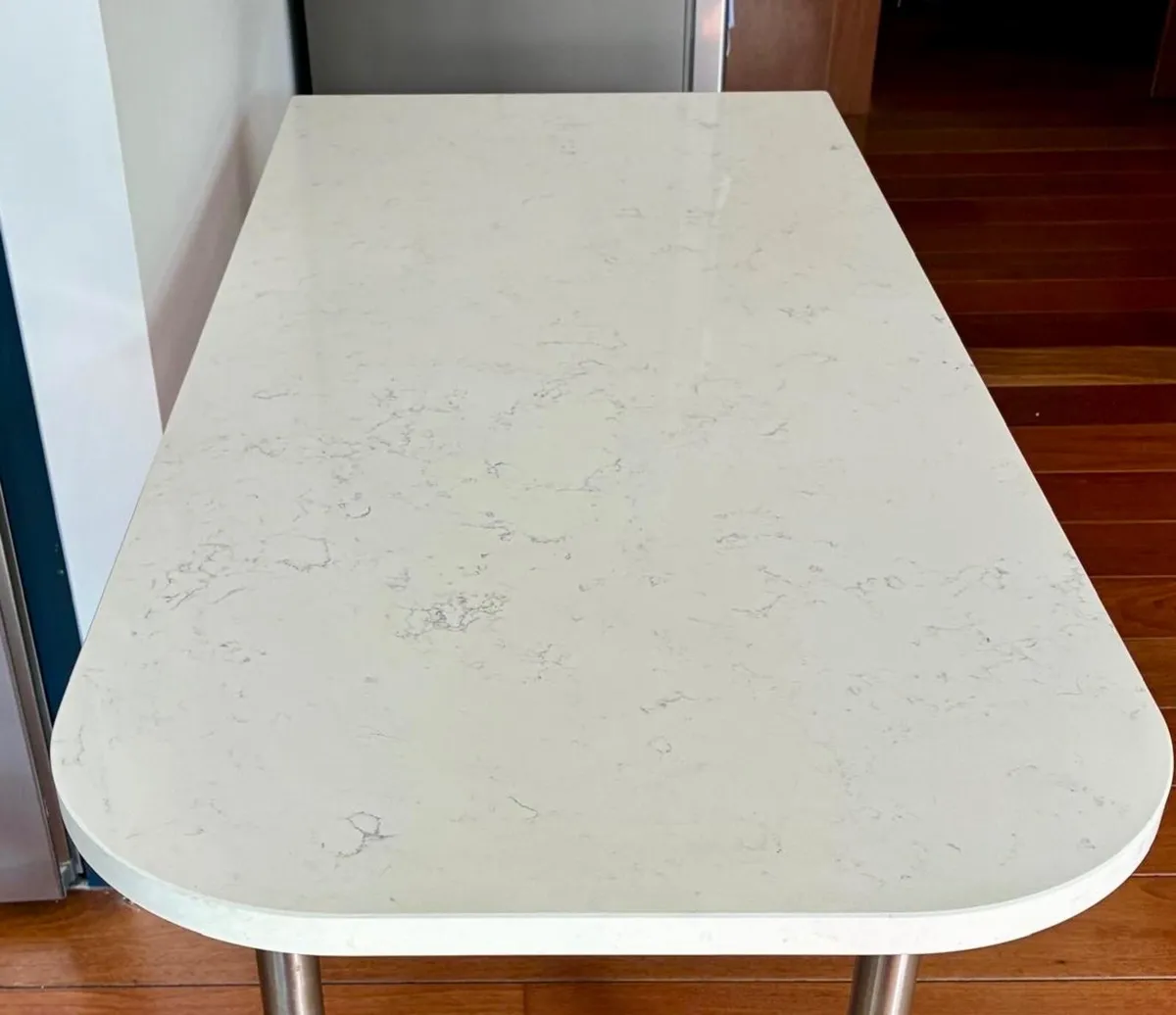 Marble Table - Image 4