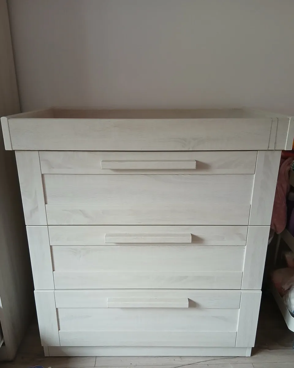 Mama and papas changing dresser