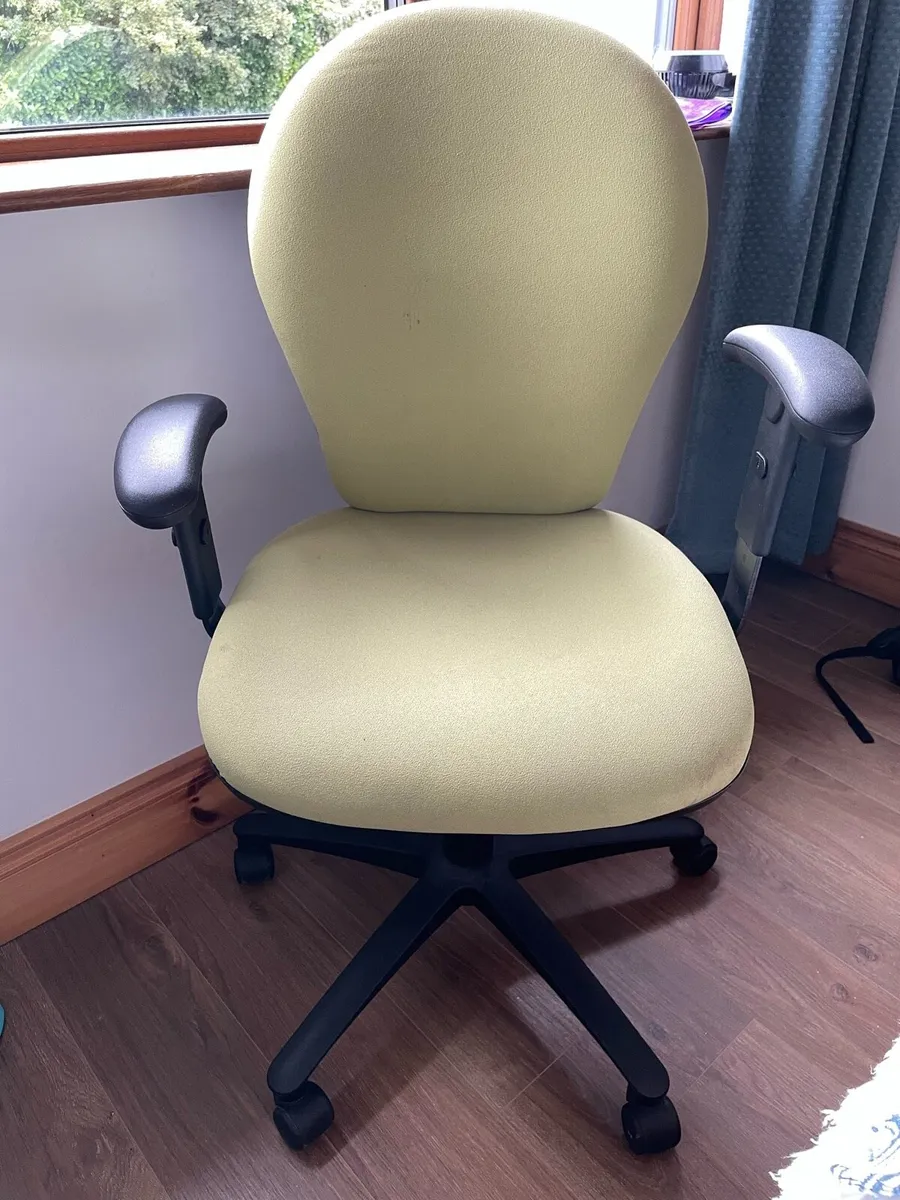 Office Chair - Image 1