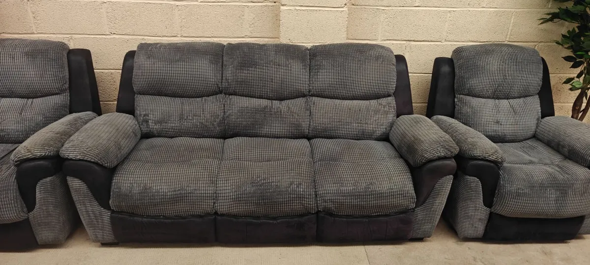 3+1+1 Grey/Black Recliner Suite - Image 3