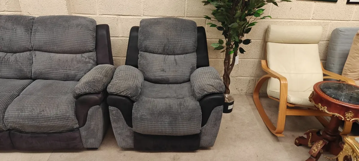 3+1+1 Grey/Black Recliner Suite - Image 4