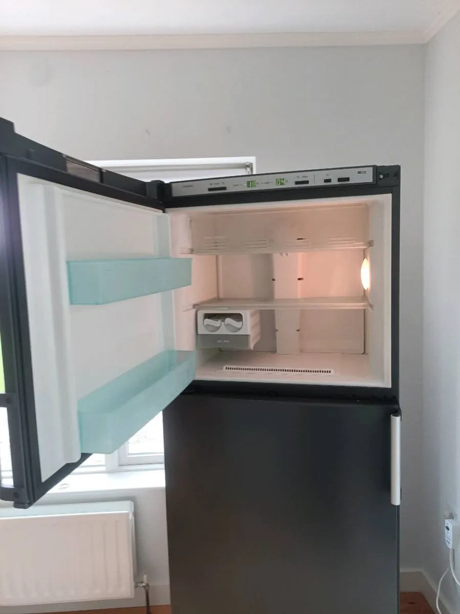 Siemens Large capacity fridge freezer - Image 2