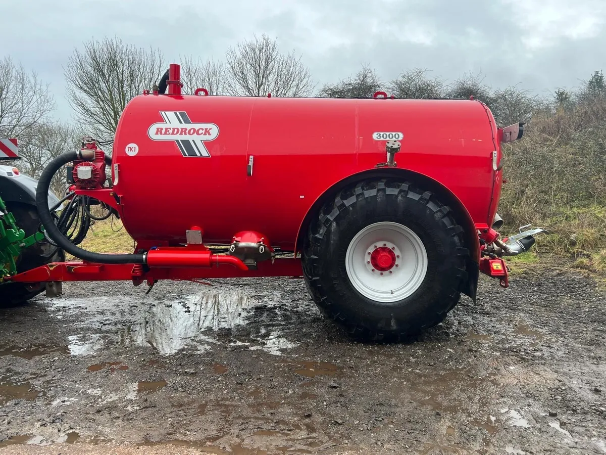 Redrock tanker 3000 gallon as new NO VAT - Image 2
