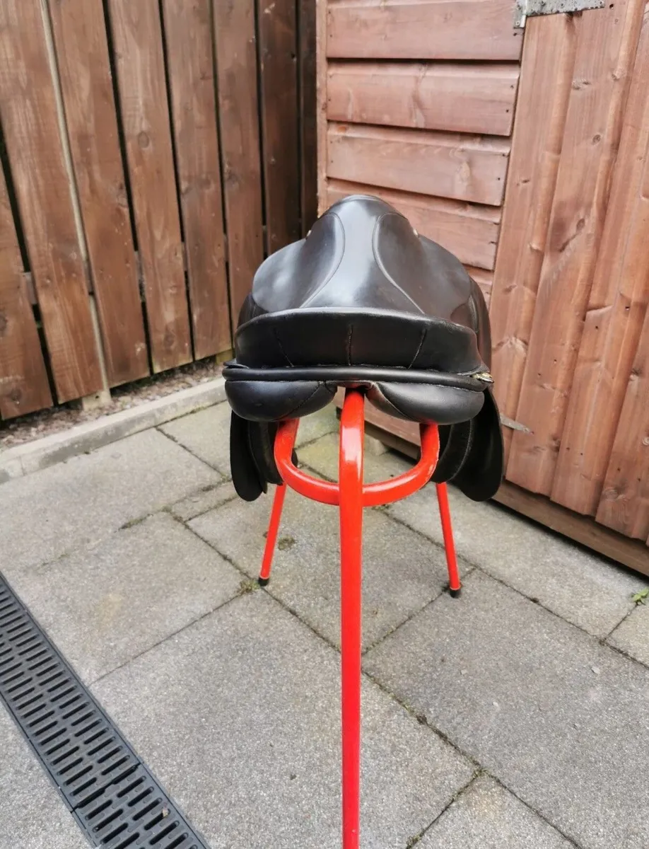 English Leather Saddle 17 - Image 2