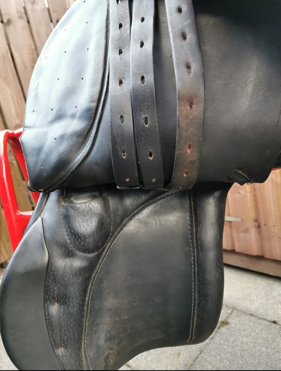 English Leather Saddle 17 - Image 4
