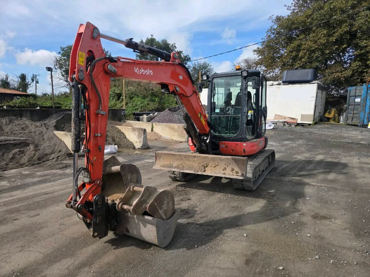 5 ton excavator - Image 1