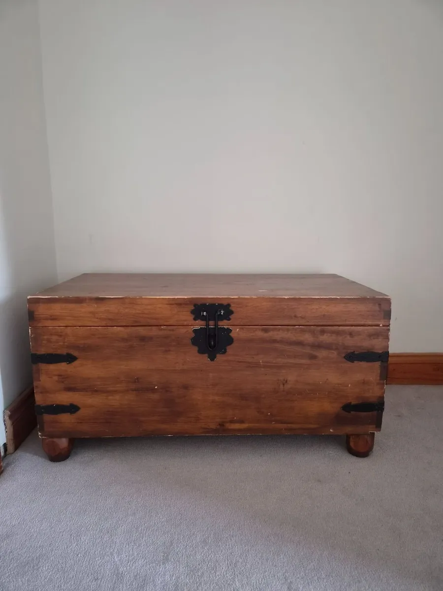 Blanket box - Image 1