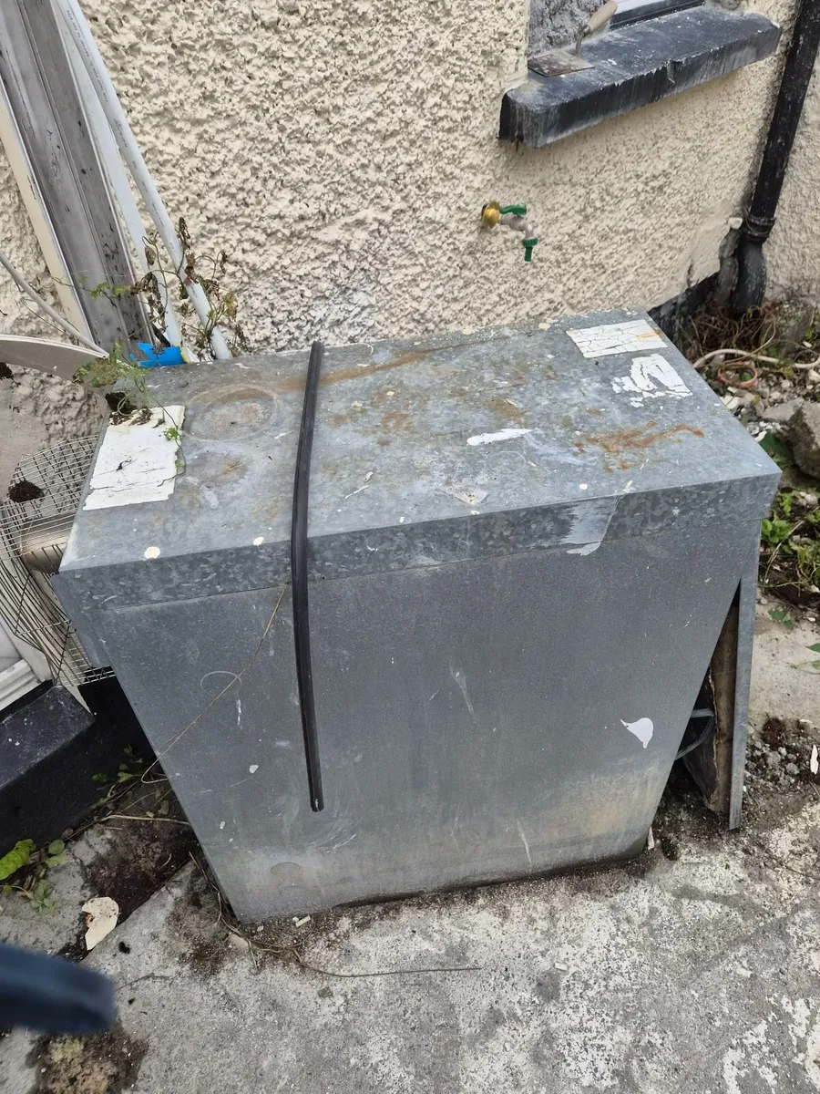 Oil tank and hot water cylinder - Image 3