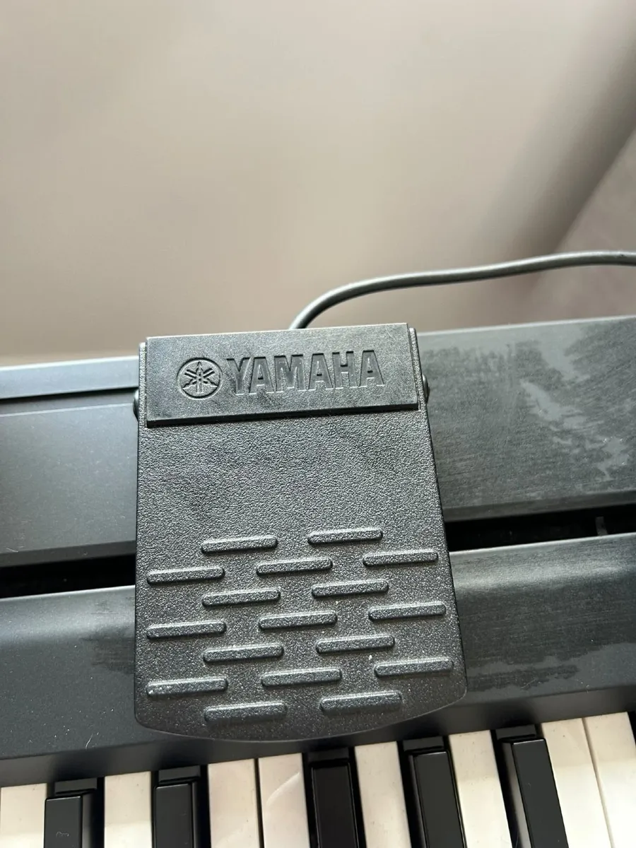 Yamaha Electric Keyboard - Image 3