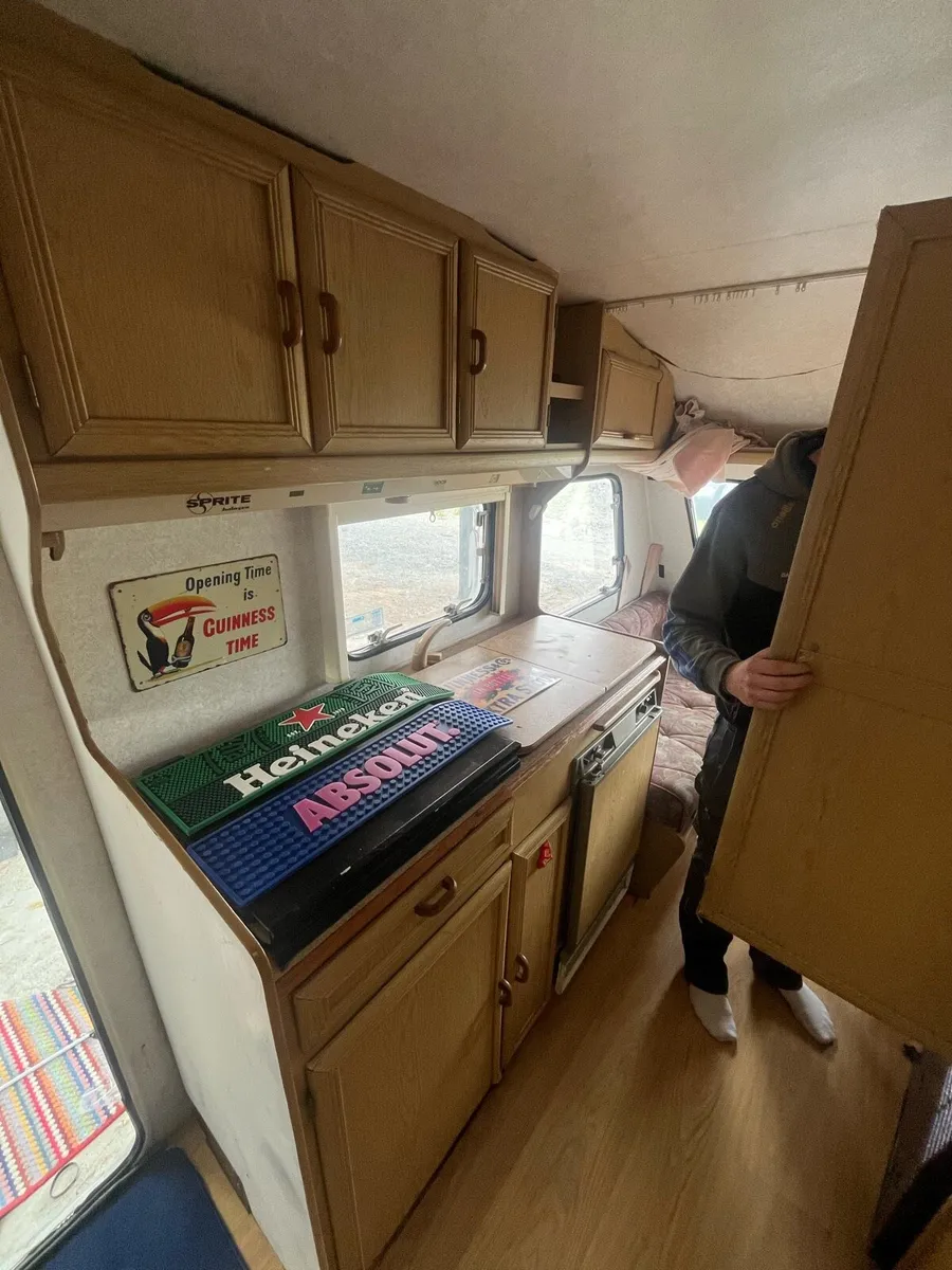 5 berth caravan - Image 4