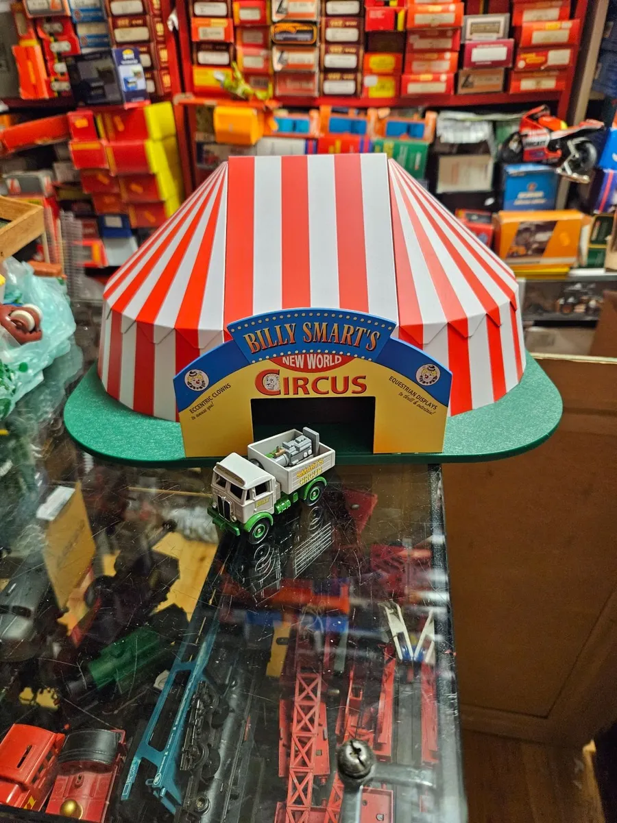 Corgi Lledo Billy Smarts Circus Tent - Image 1