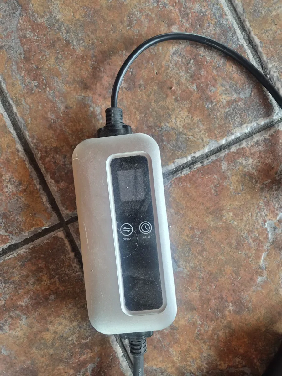 Car charger - Image 2