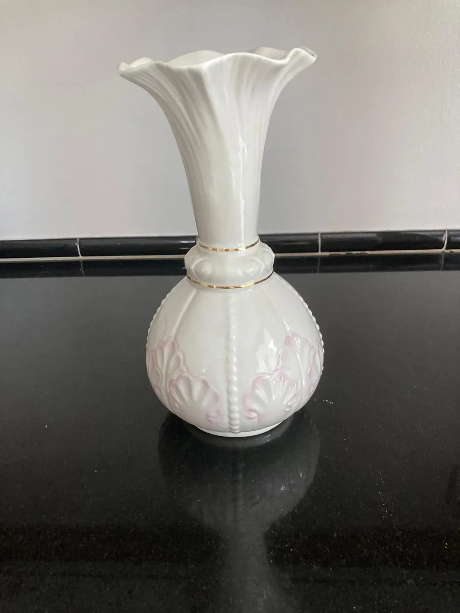 Belleek Rossmore Ceramic Vase With Gold Gilt - Image 1