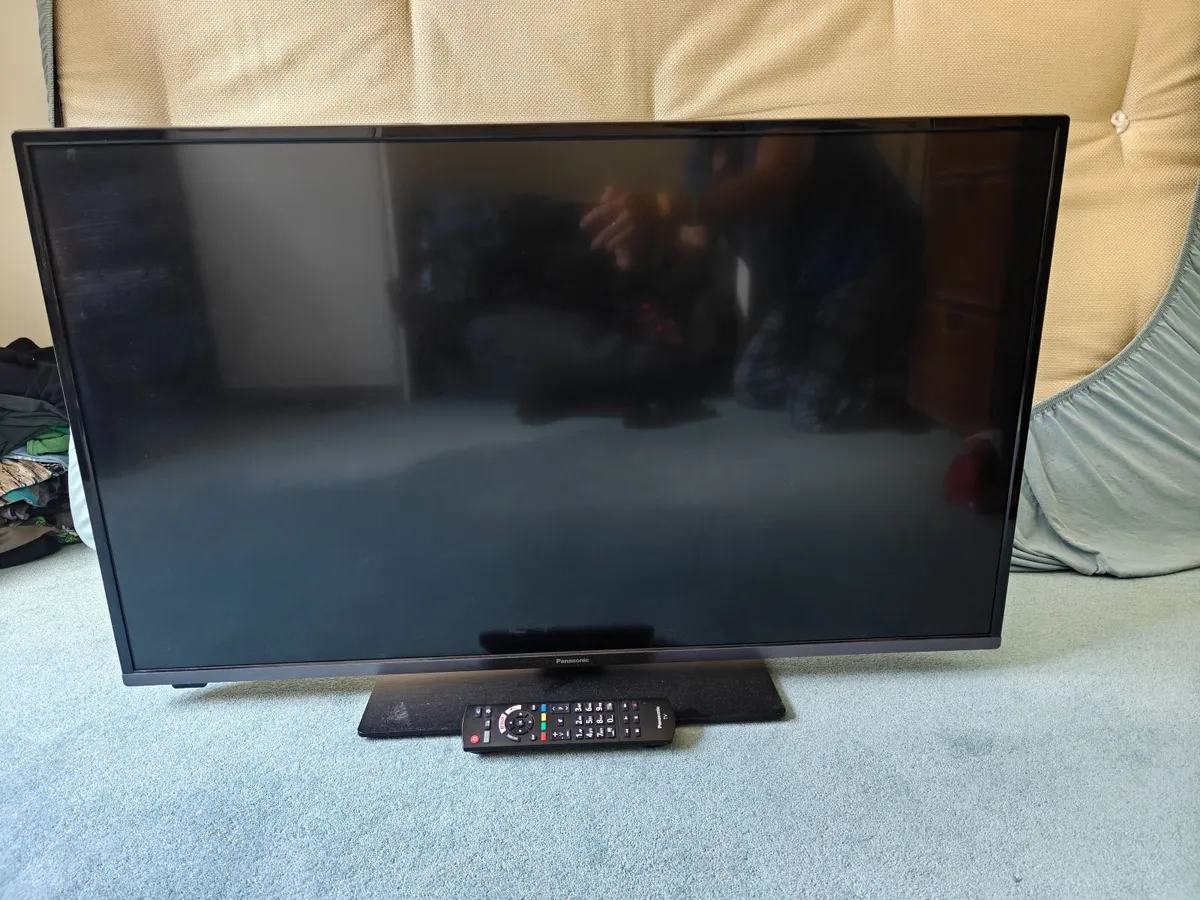 TV 43 inch Panasonic - Image 2