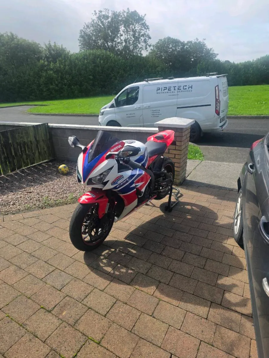 HONDA FIRE BLADE TT LEGENDS 2013 - Image 2