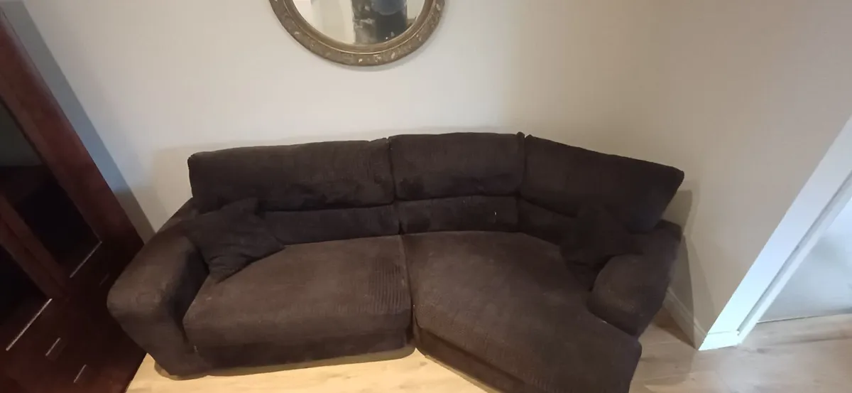 Couch - Image 4