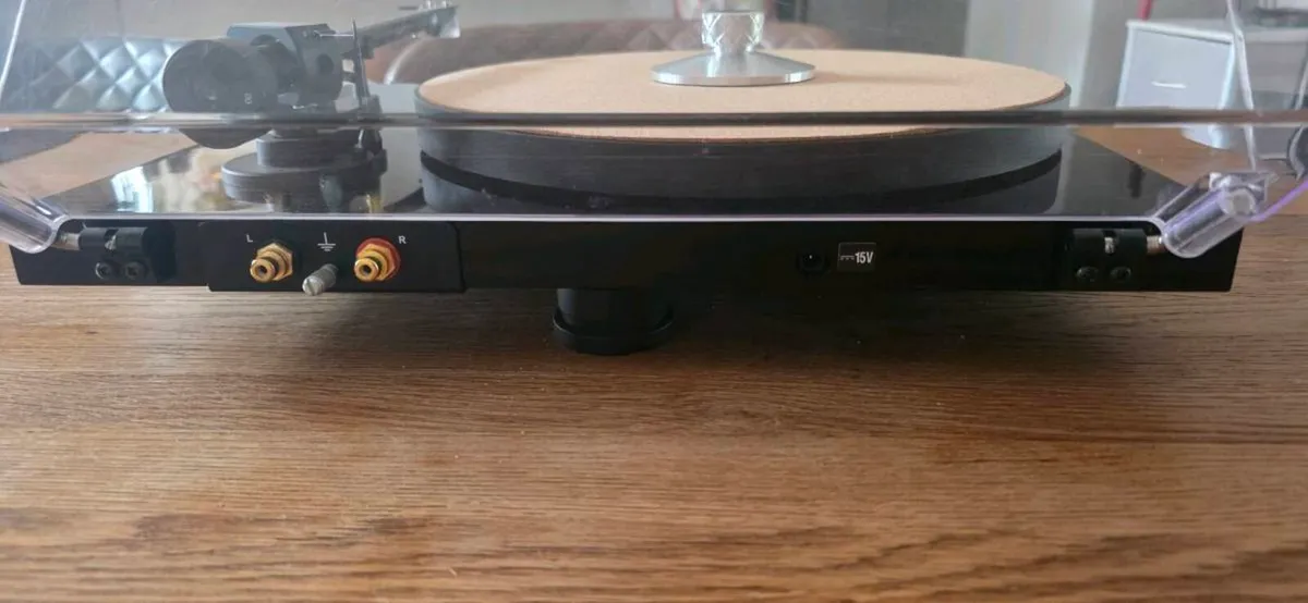 Pro-ject Debut Evo 2 Turntable - Image 2