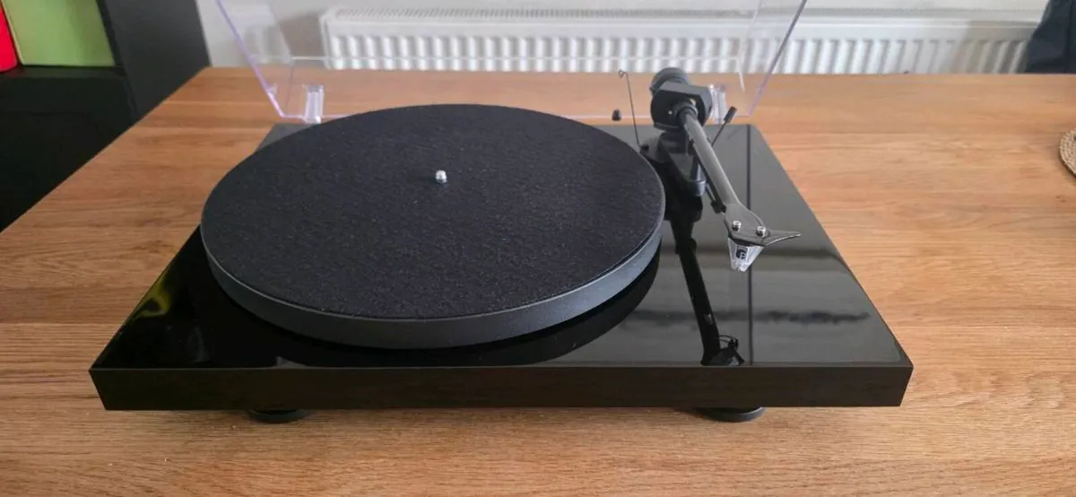 Pro-ject Debut Evo 2 Turntable - Image 1