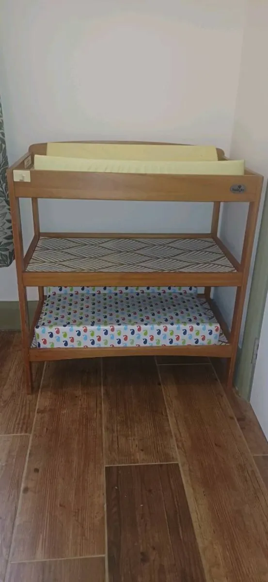 Babylo Changing Table