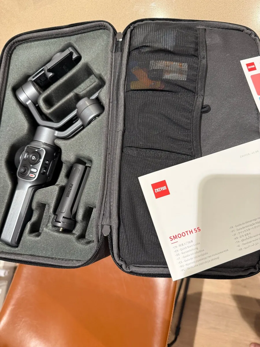 Zhiyun Smooth 5S Combo Gimbal Like New - Image 1