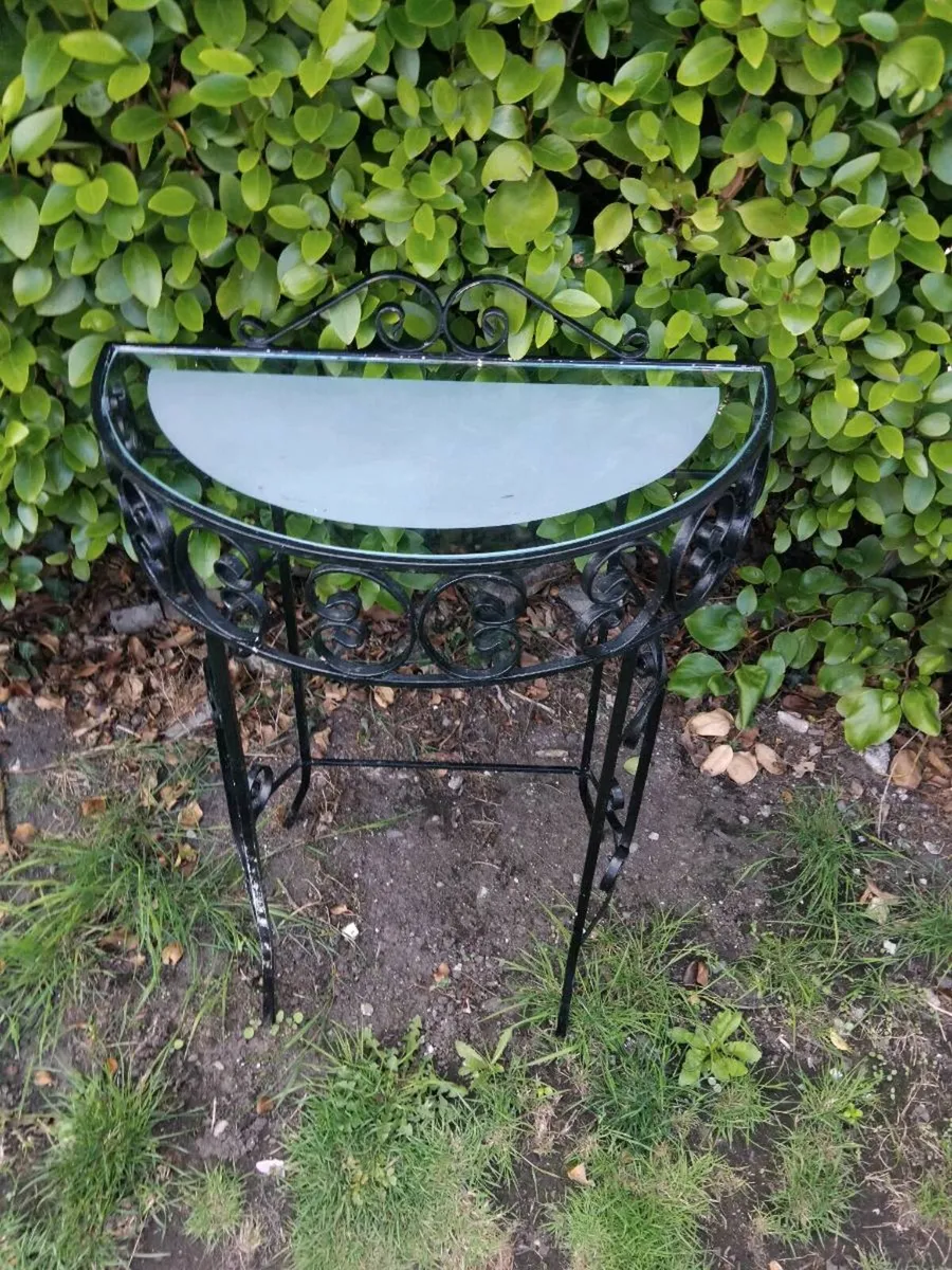 Vintage half moon wrought iron table - Image 3