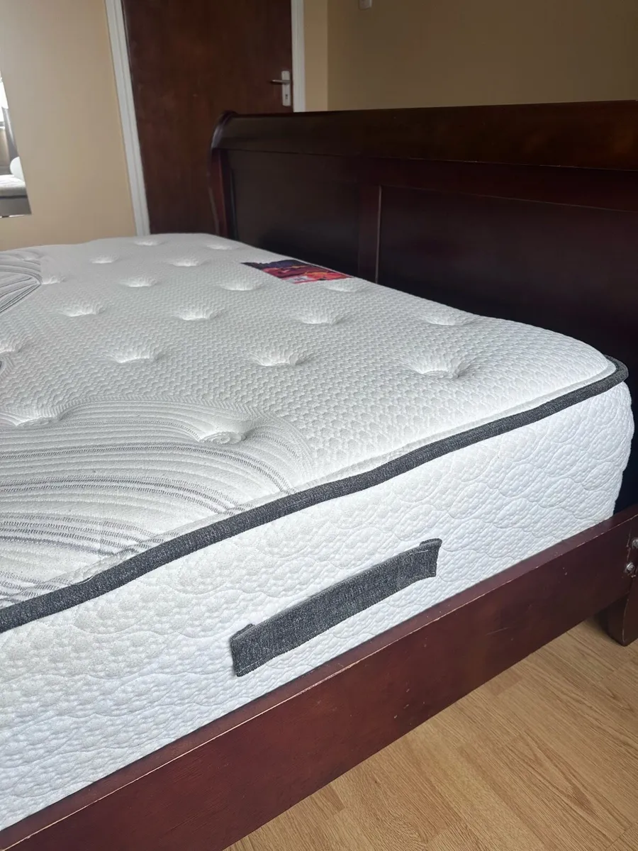Mattress - King-Size - King Koil - Image 3