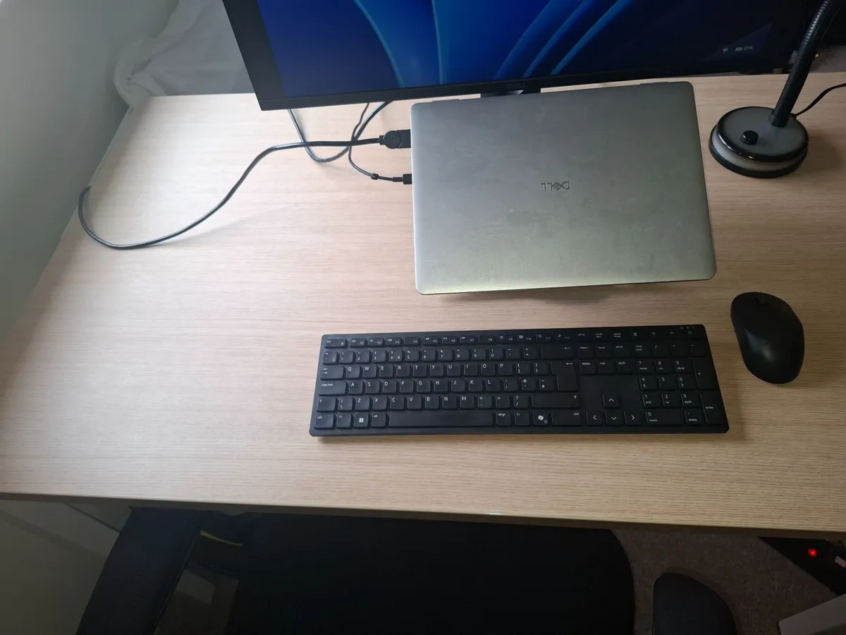 Desk - Image 2