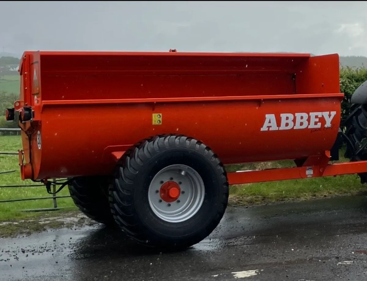 Abbey spreader
