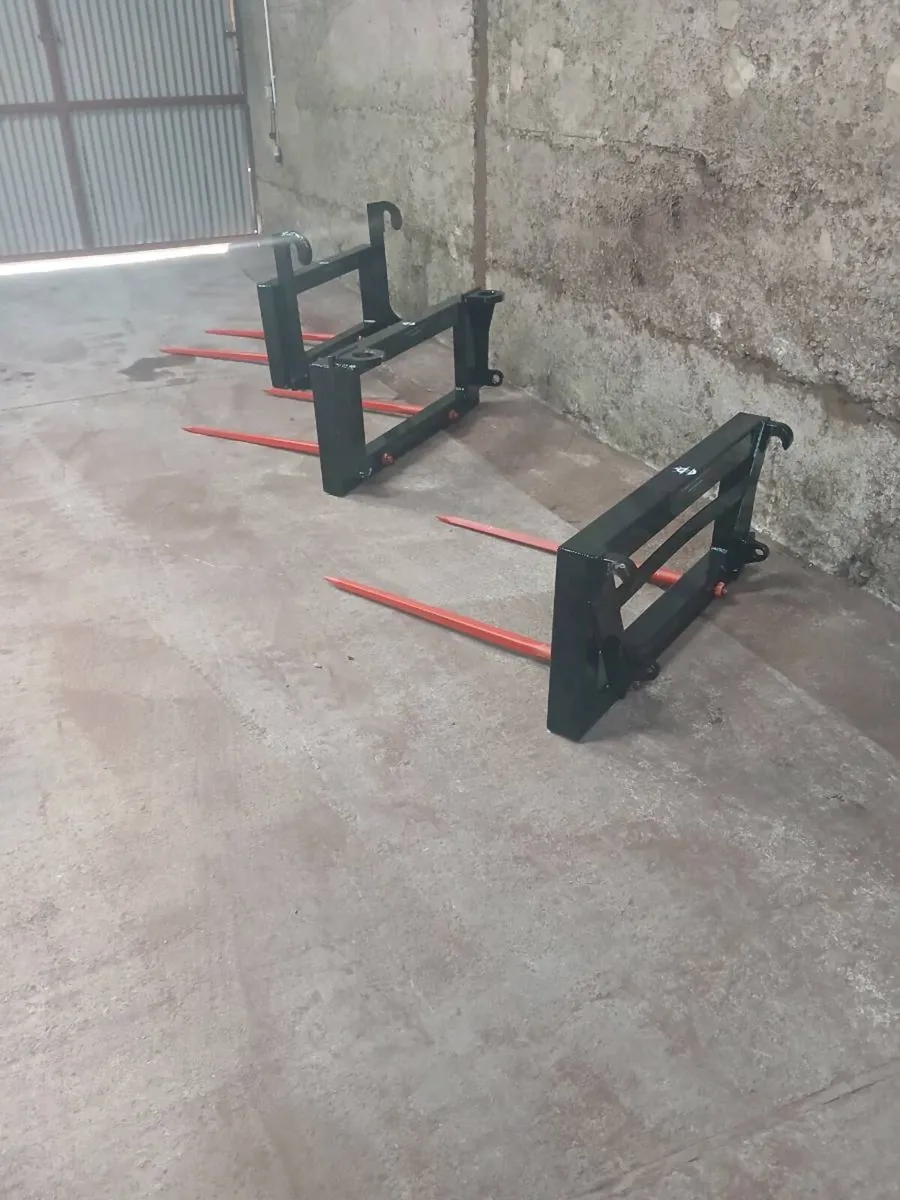 Pinnacle Fabrication Bale Spike - Image 1