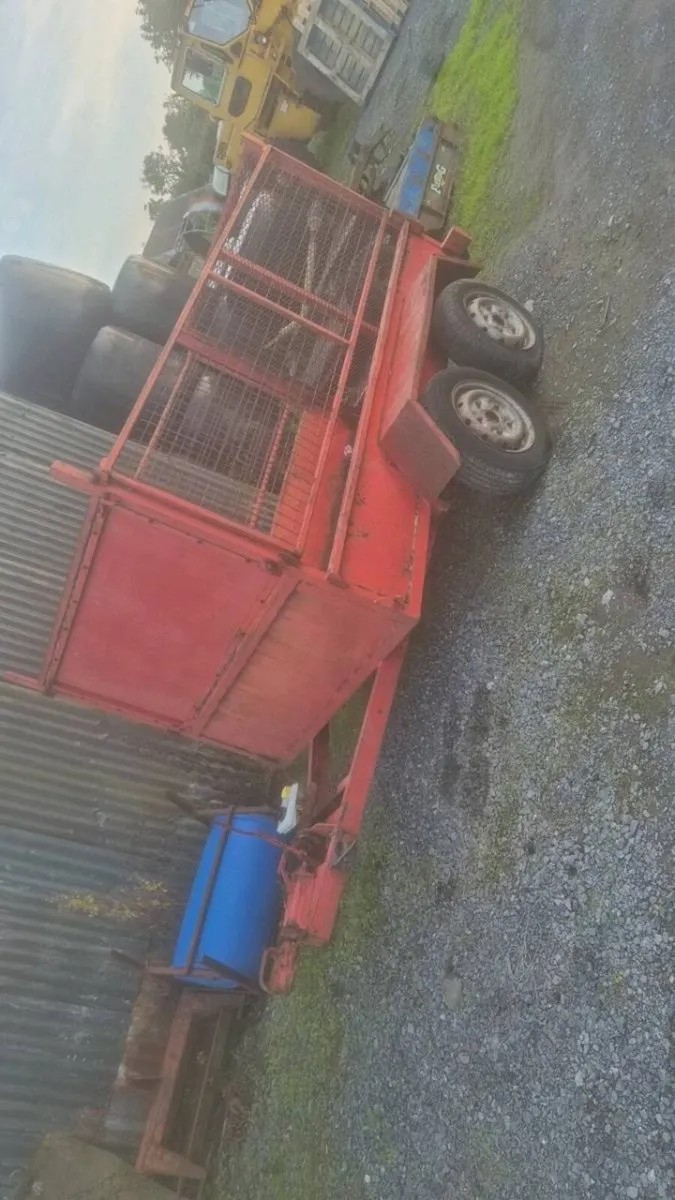 Trailer - Image 1