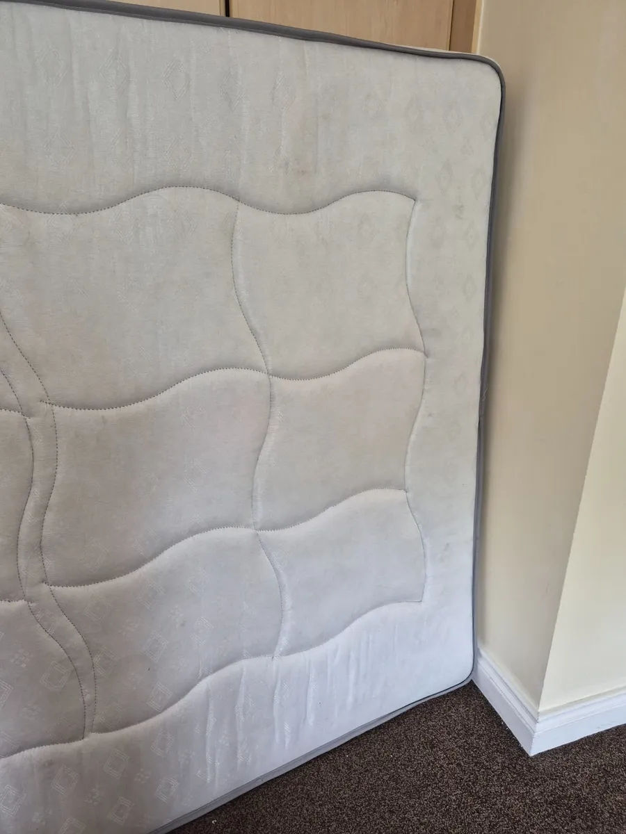 King size mattress - Image 3