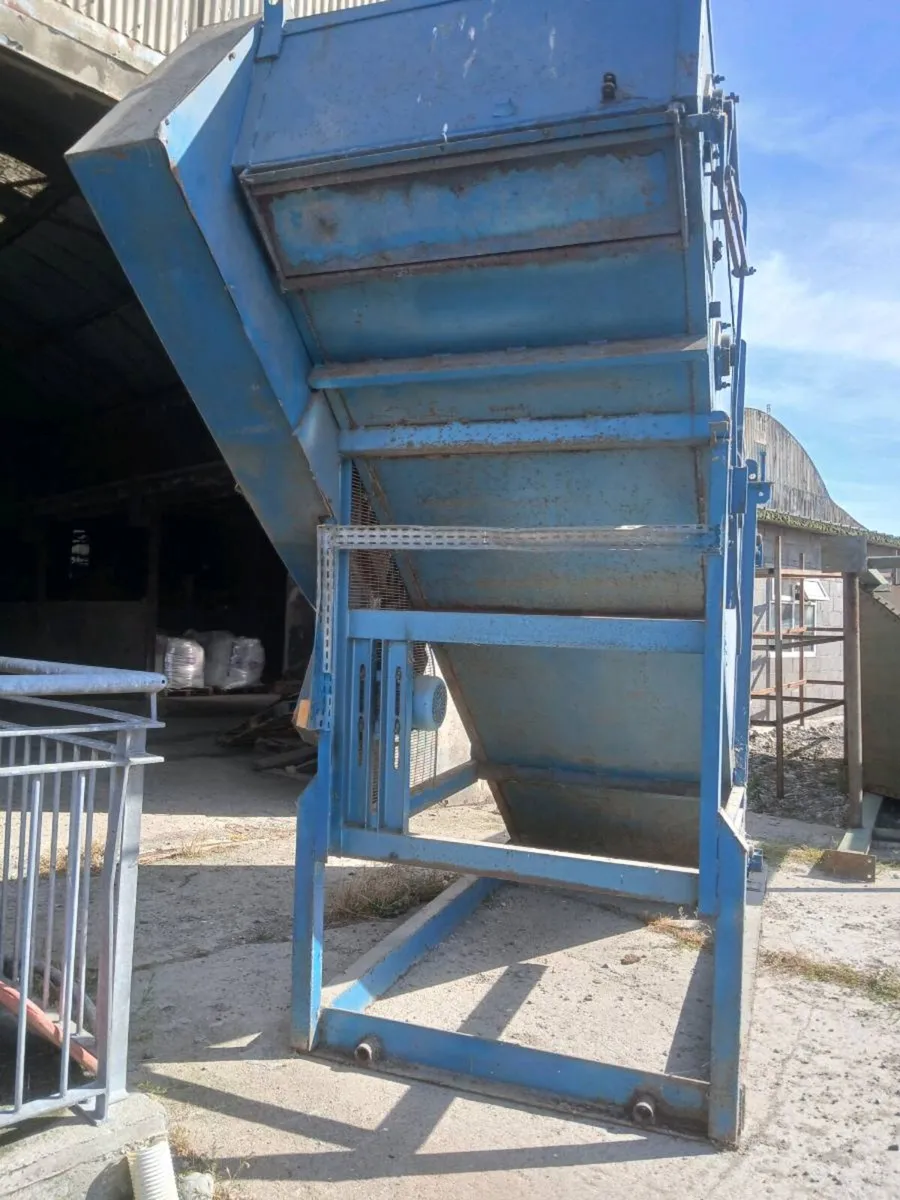 2 tonne Alvan branch  meal mixer - Image 3