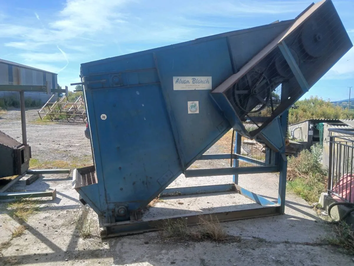 2 tonne Alvan branch  meal mixer - Image 2