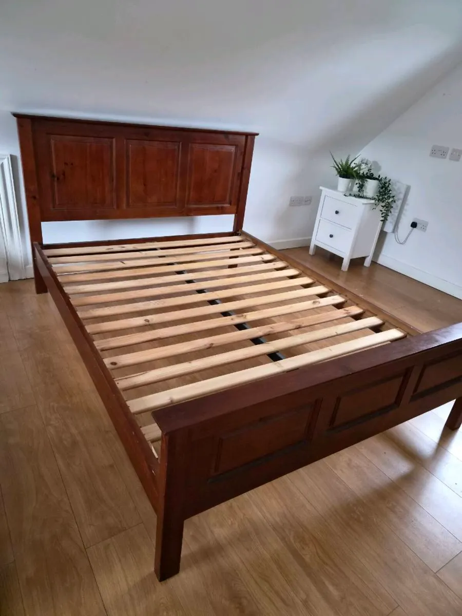 Solid wooden king-size bed frame - Image 1