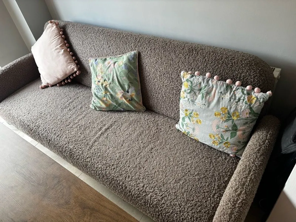 Table, Chairs & Sofabed - Image 3