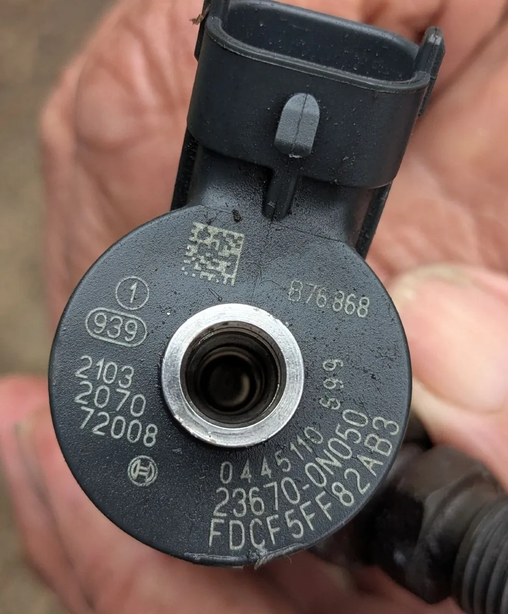 4 Bosch injectors for TOYOTA COROLLA 2017 DIESEL - Image 3