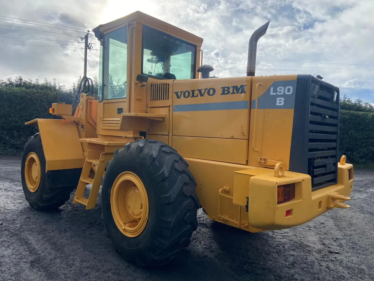 Volvo L90B Loading Shovel - Image 4