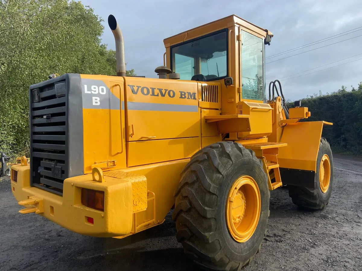 Volvo L90B Loading Shovel - Image 4