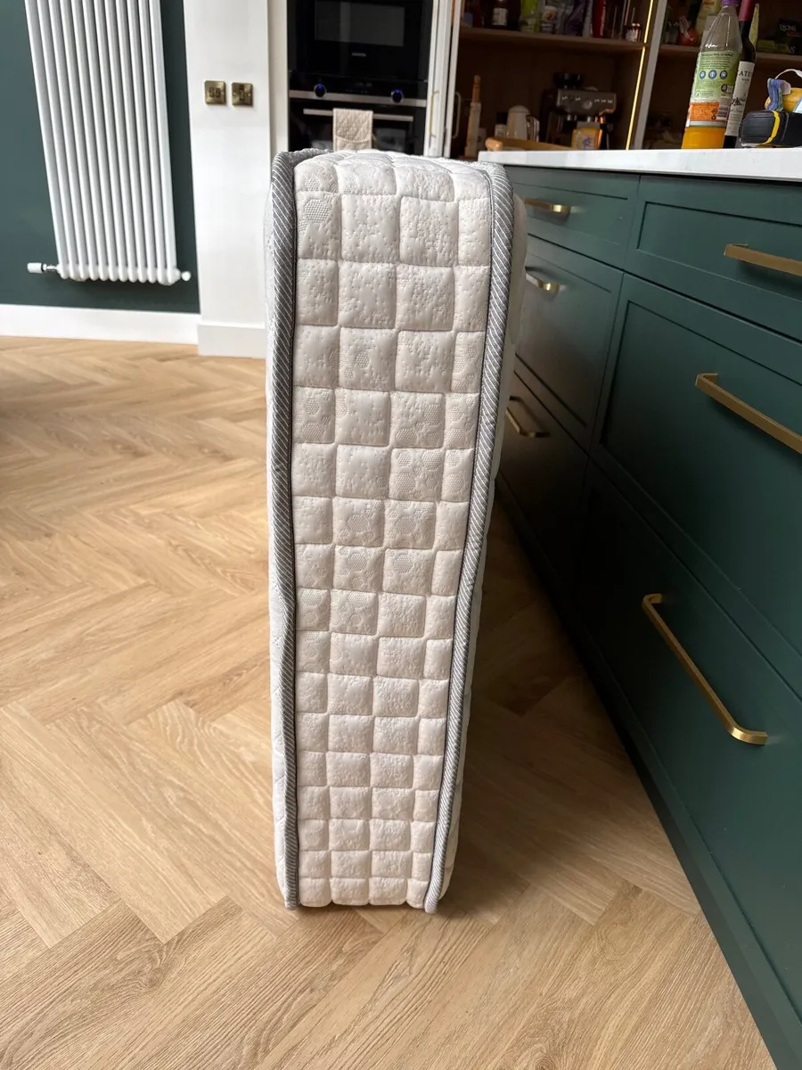 Pocket Sprung Single Mattress lightly used - Image 2