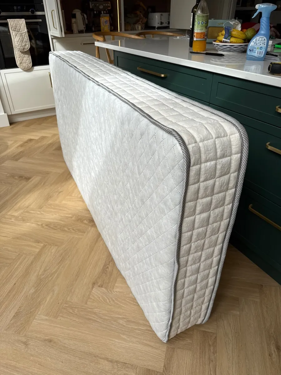 Pocket Sprung Single Mattress lightly used - Image 4