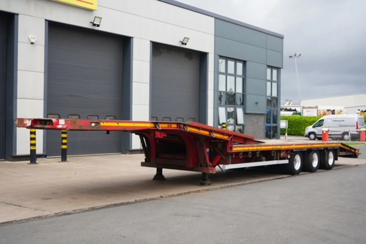 2017 DENNISION 3-AXLE EXTENDABLE MACHINERY CARRIER - Image 3