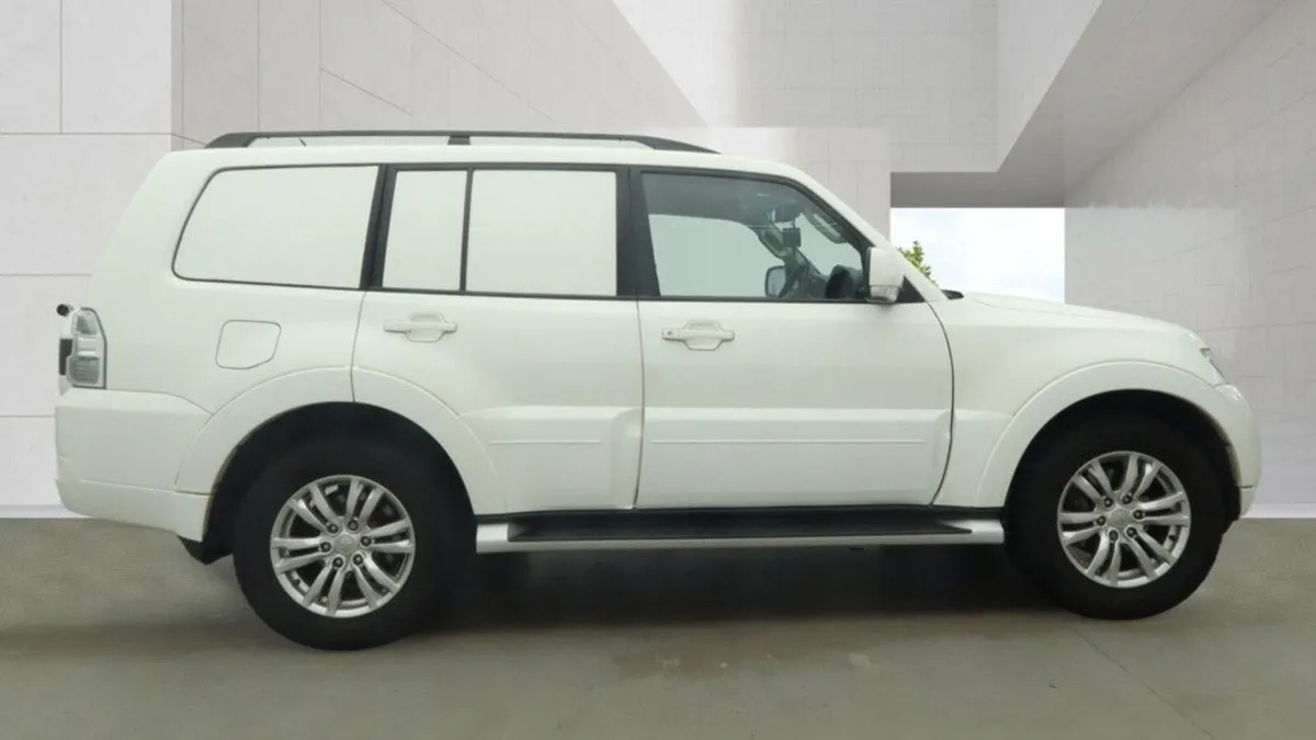 Mitsubishi Pajero 2018 - Image 2