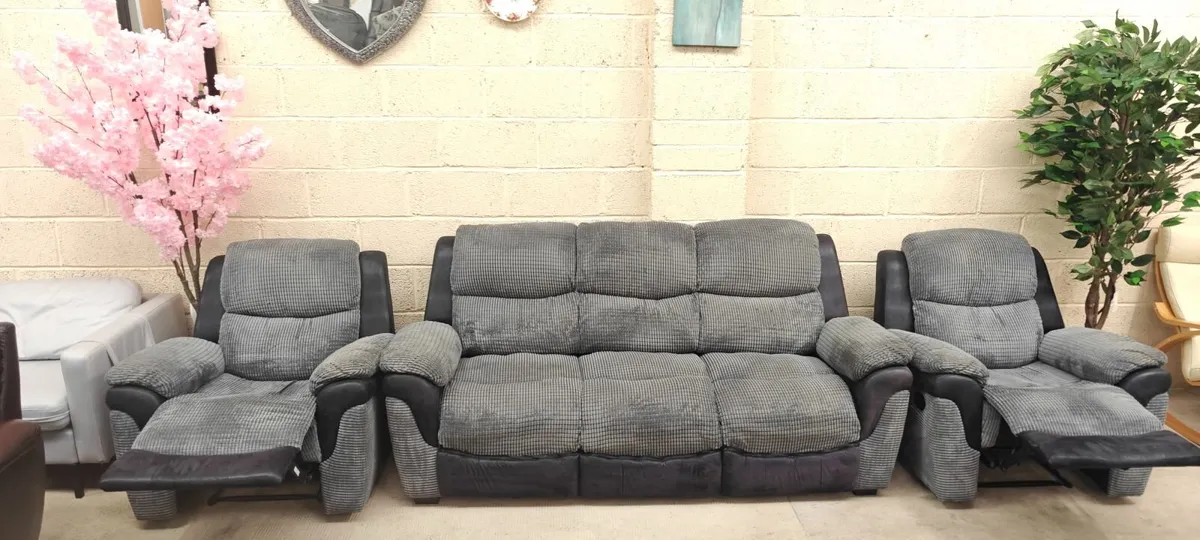 3+1+1 Grey/Black Recliner Suite - Image 1