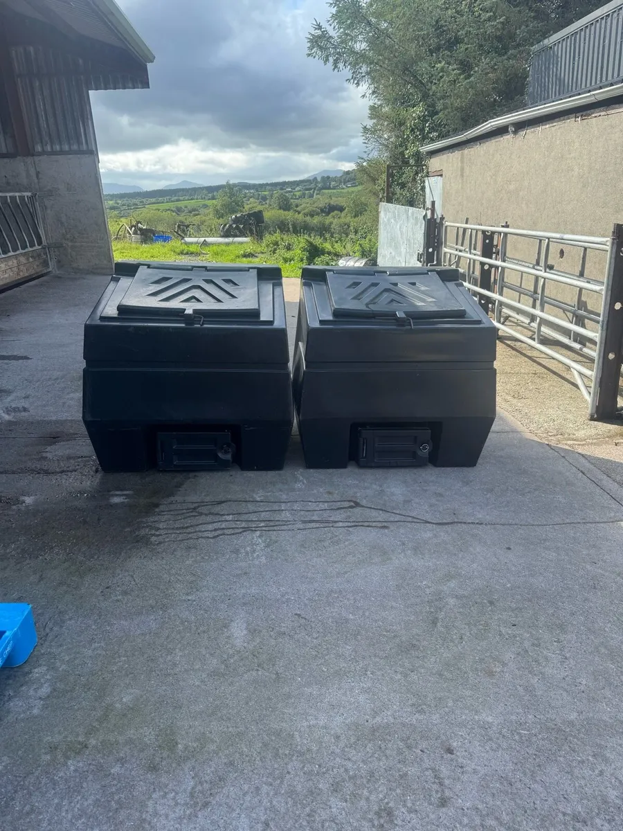 2 coal bunkers - Image 1