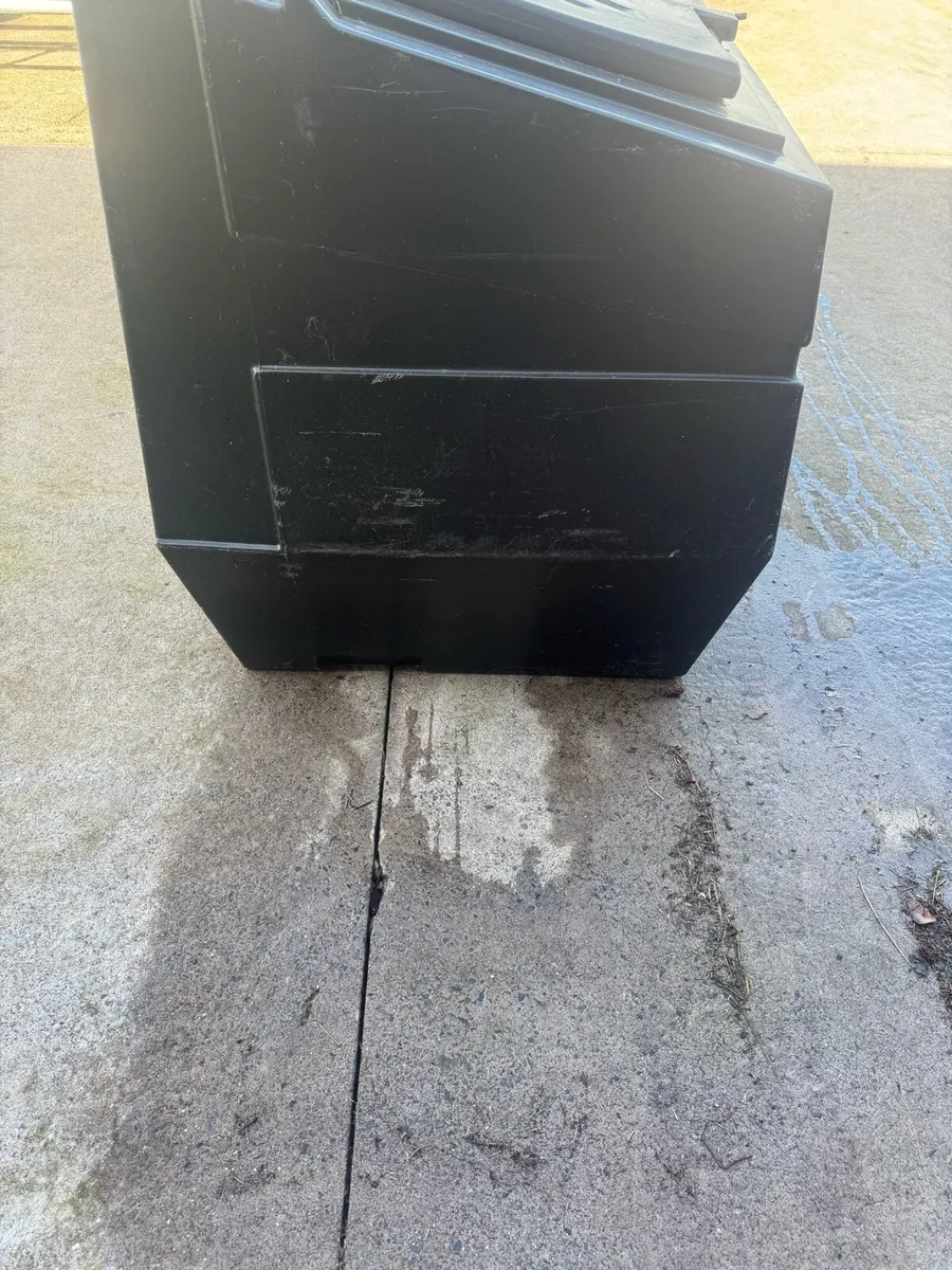 2 coal bunkers - Image 2