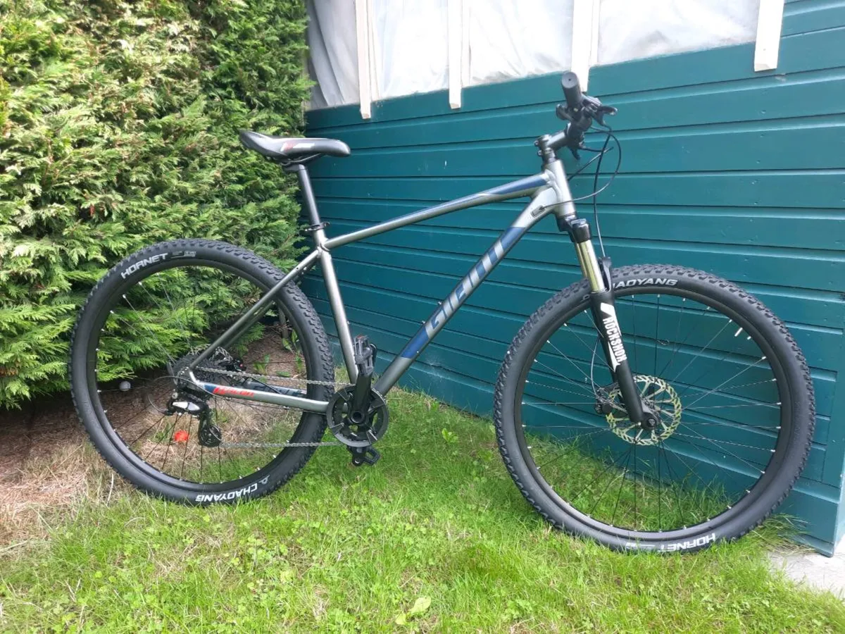 Giant Talon 3 Mountain bike - Image 1