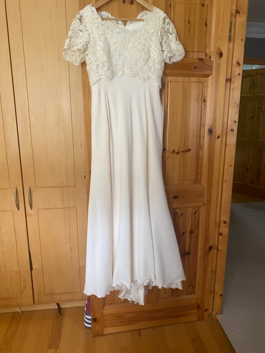 Wedding dress - Image 1