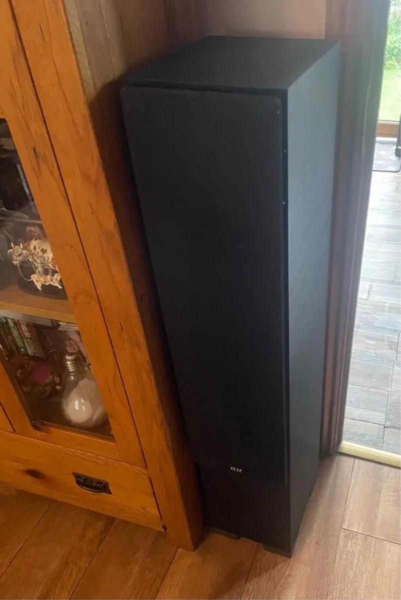Elac Debut f6 standing speakers - Image 3