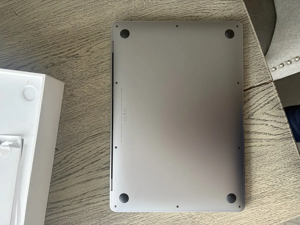 MacBook Air - Image 2