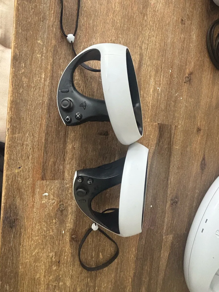 PS5 VR2 with charging station - Image 4